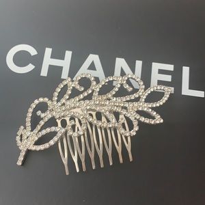 Bridal hair piece with crystals with comb